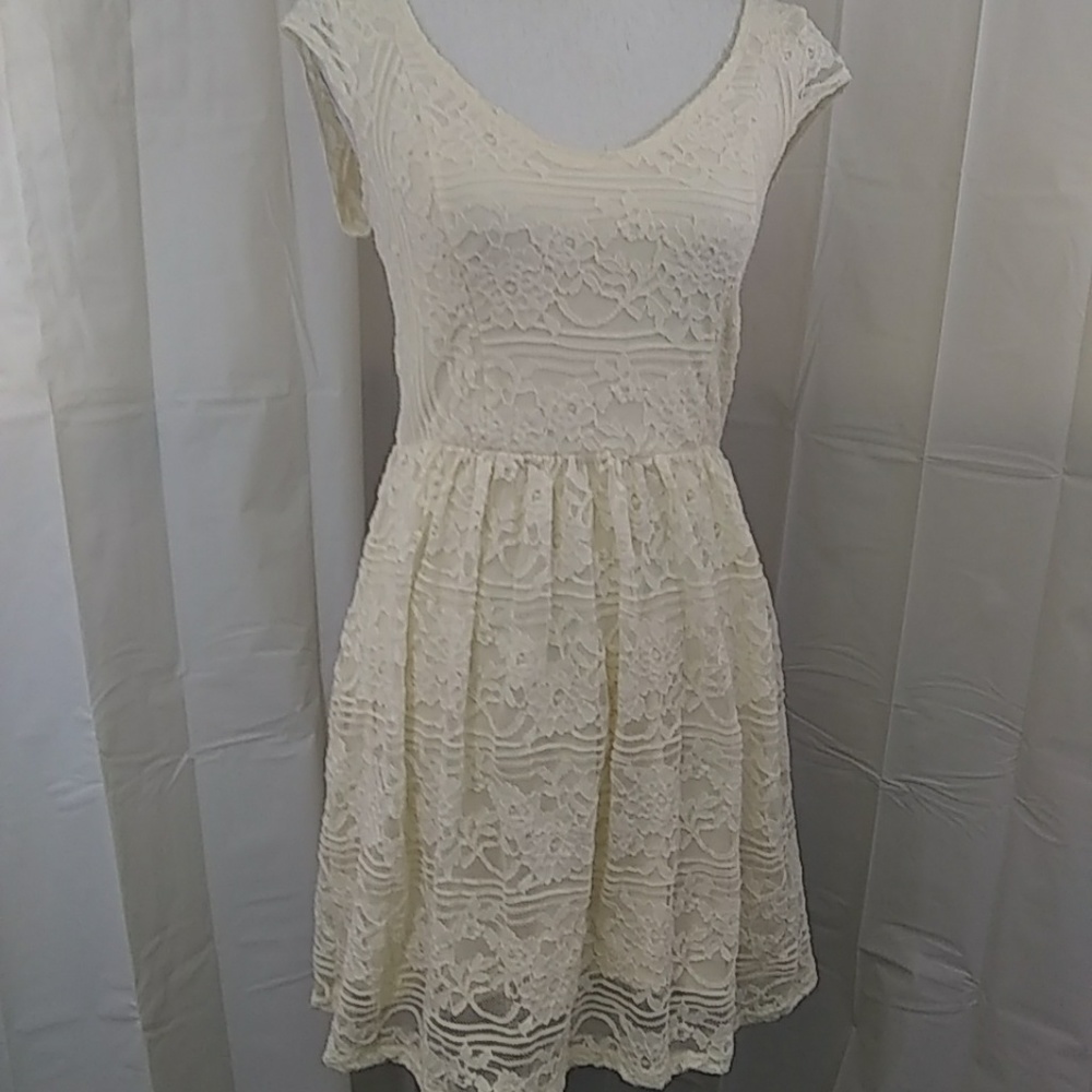 Hollister  Womens  Size M  Ivory Lace Dress